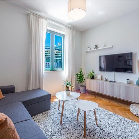 51 Street Apartment دوبروفينك المظهر الخارجي الصورة