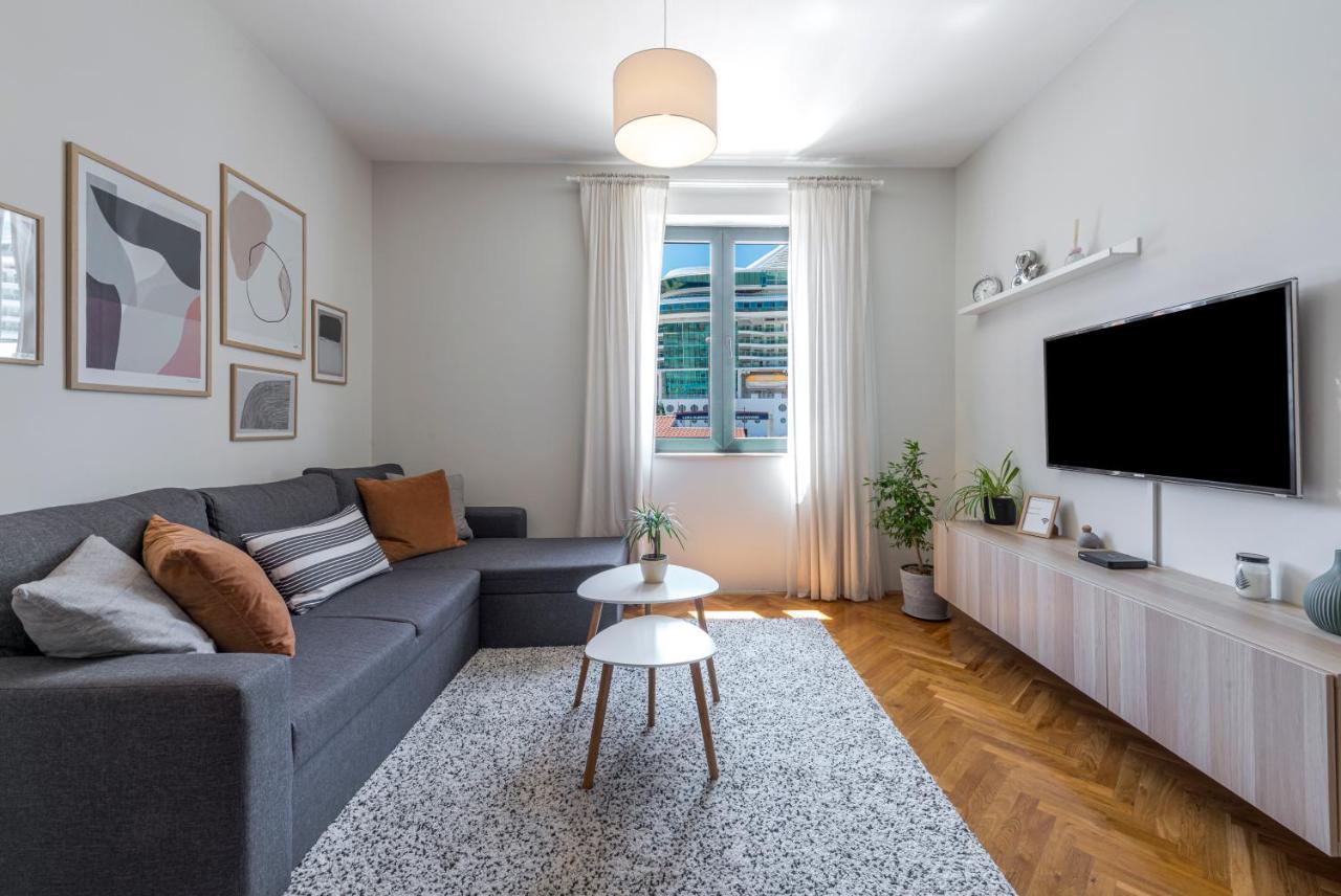 51 Street Apartment دوبروفينك المظهر الخارجي الصورة