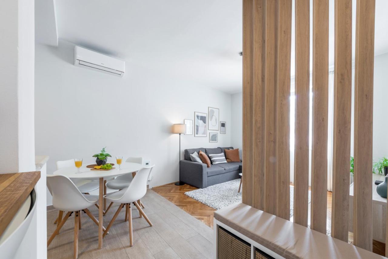 51 Street Apartment دوبروفينك المظهر الخارجي الصورة