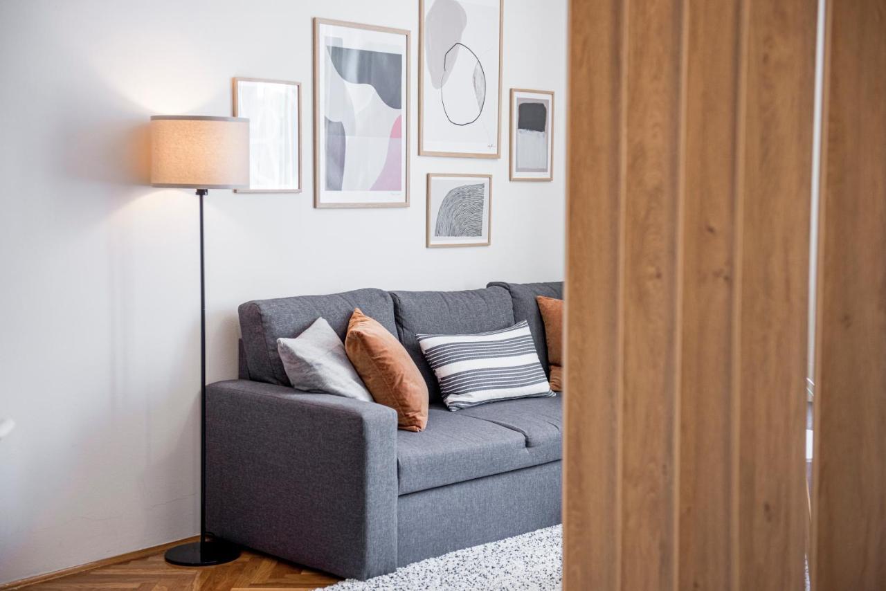 51 Street Apartment دوبروفينك المظهر الخارجي الصورة