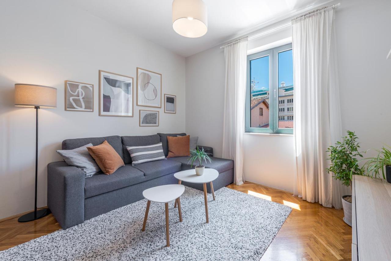 51 Street Apartment دوبروفينك المظهر الخارجي الصورة