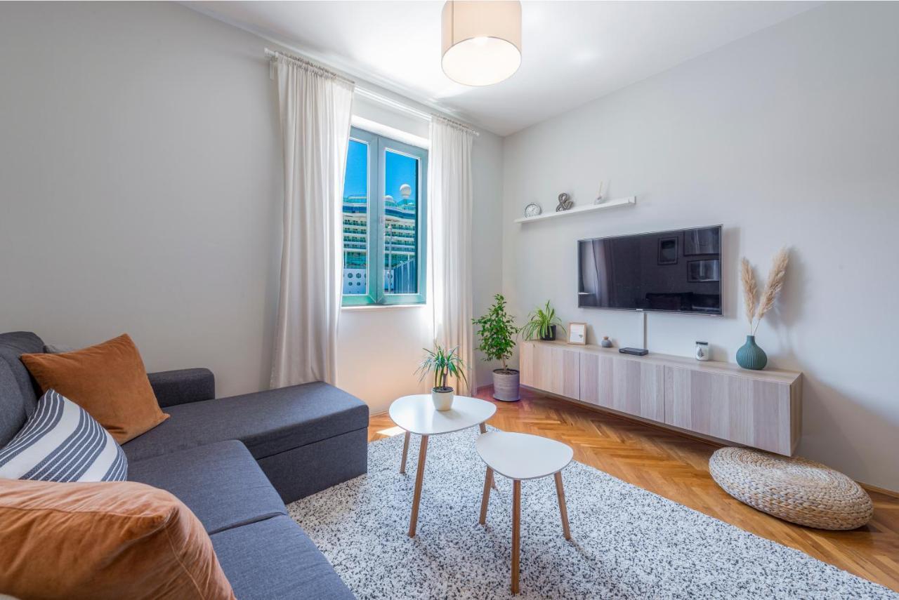 51 Street Apartment دوبروفينك المظهر الخارجي الصورة